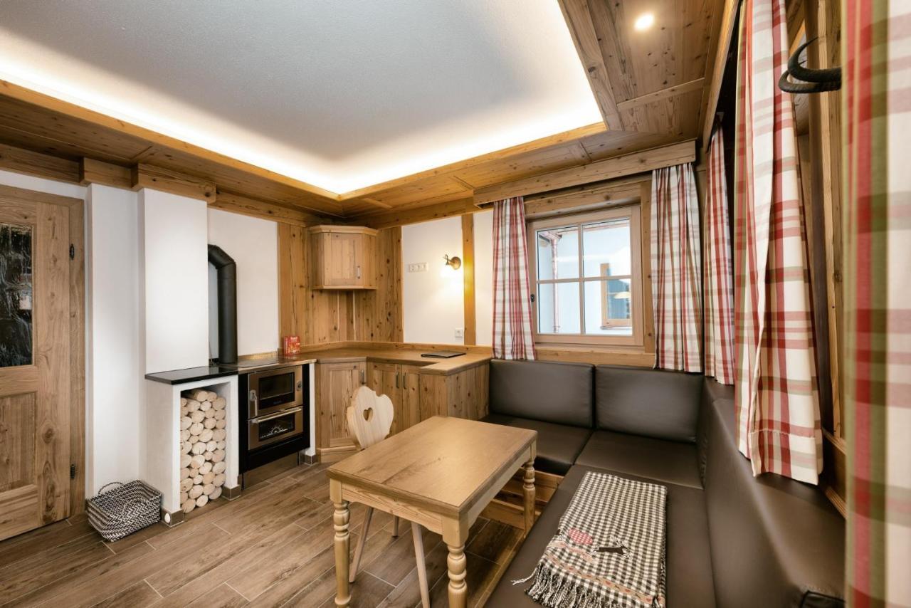 Firstpeak Chalets ツァウヘンゼー エクステリア 写真