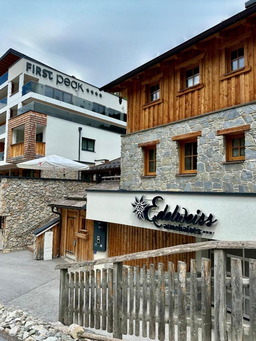 Firstpeak Chalets ツァウヘンゼー エクステリア 写真