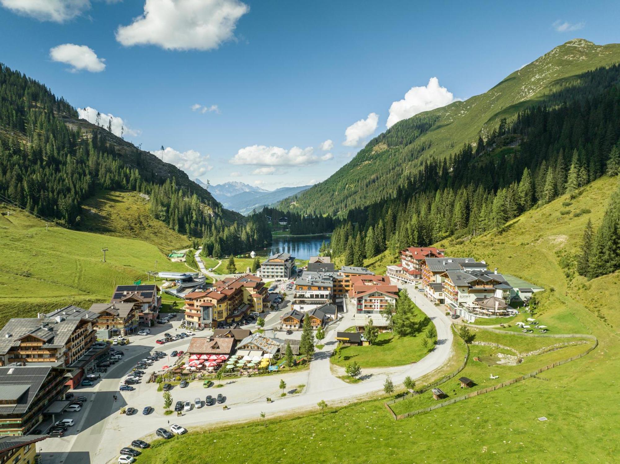Firstpeak Chalets ツァウヘンゼー エクステリア 写真